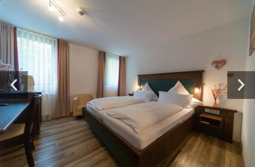 Hotel Restaurant Auerhahn Bad Wildbad Exterior foto