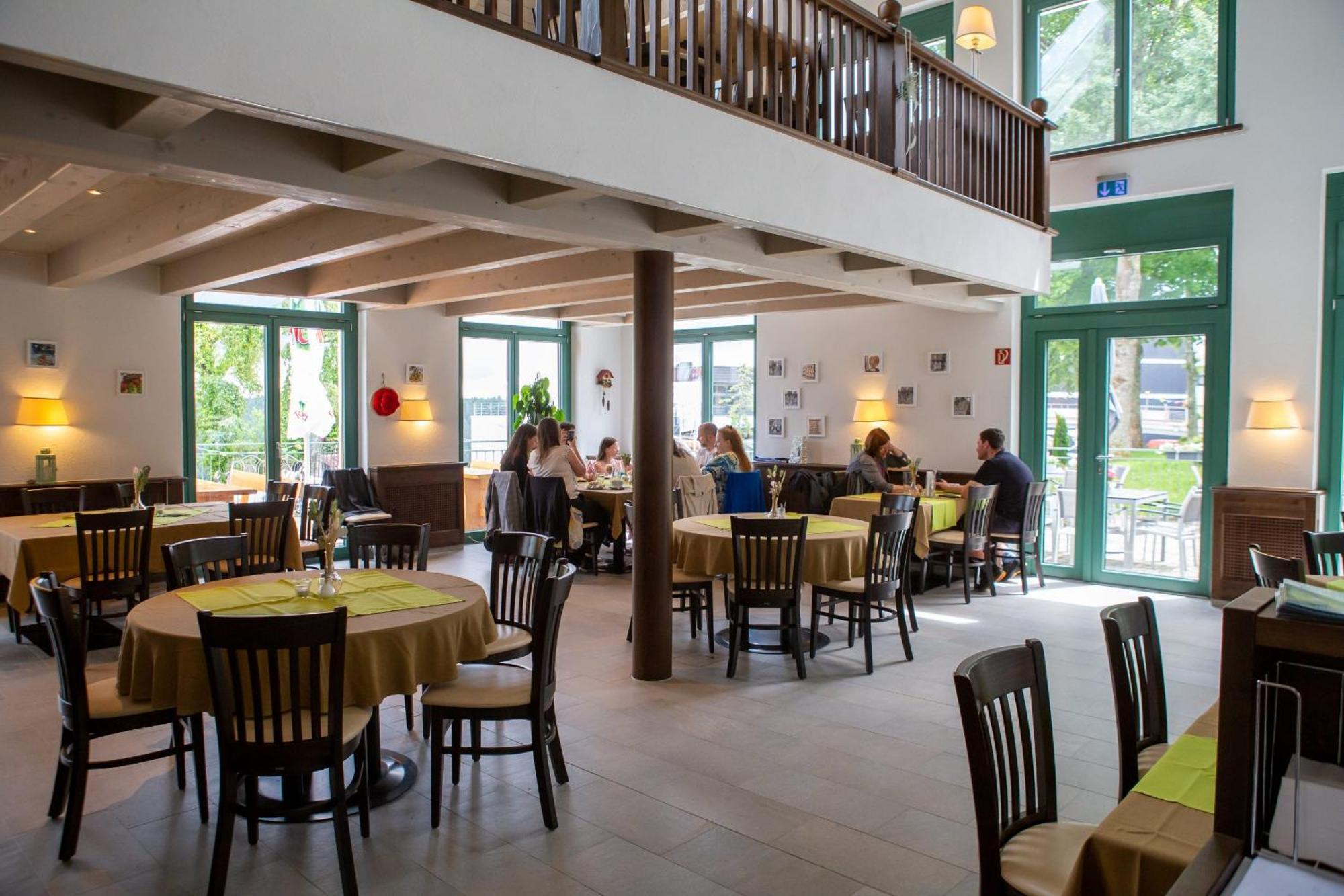 Hotel Restaurant Auerhahn Bad Wildbad Exterior foto